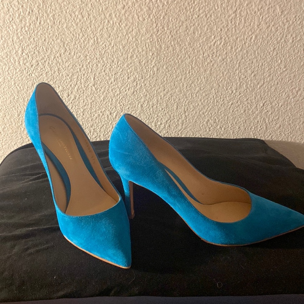 This shoes have been worn one time only